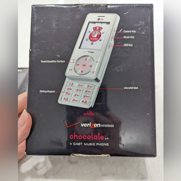 LG Chocolate VX8500 / VX8500B - Black ( Verizon ) VCast With Charger - Picture 7 of 8